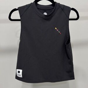 Saturdays All Terrain lightweight gray sleeveless athletic crop top sz S